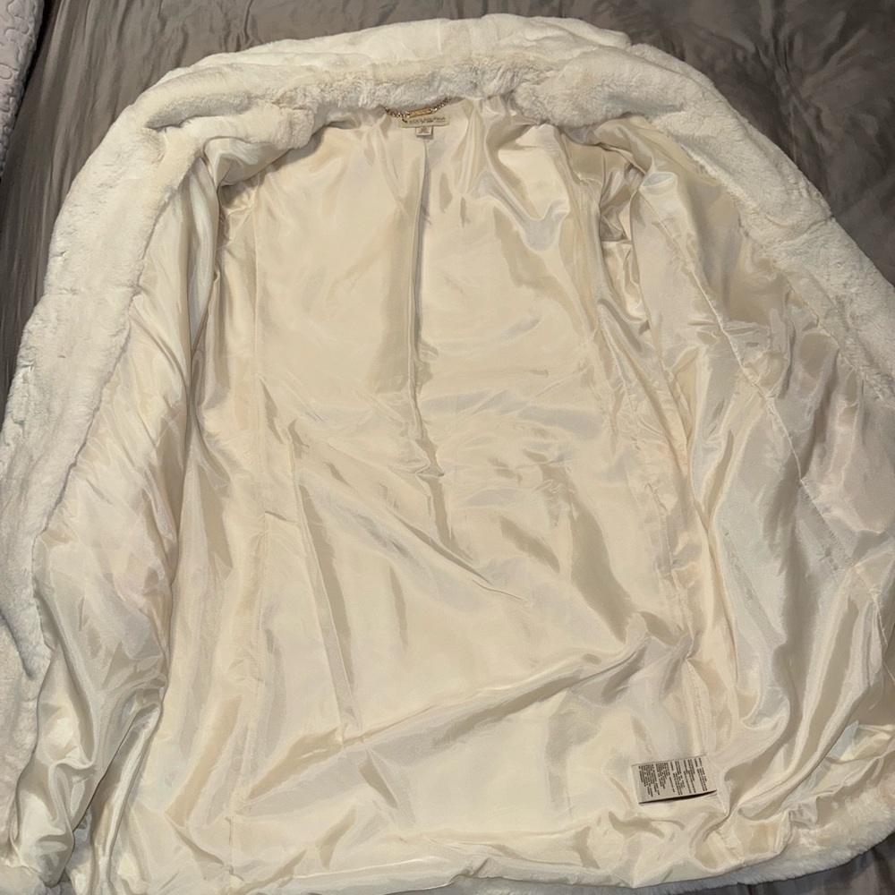 Koolaburra by UGG Faux Fur Coat - Picture 2 of 10